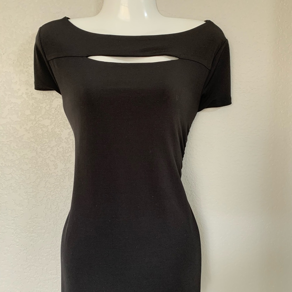 Beautiful peekaboo Top